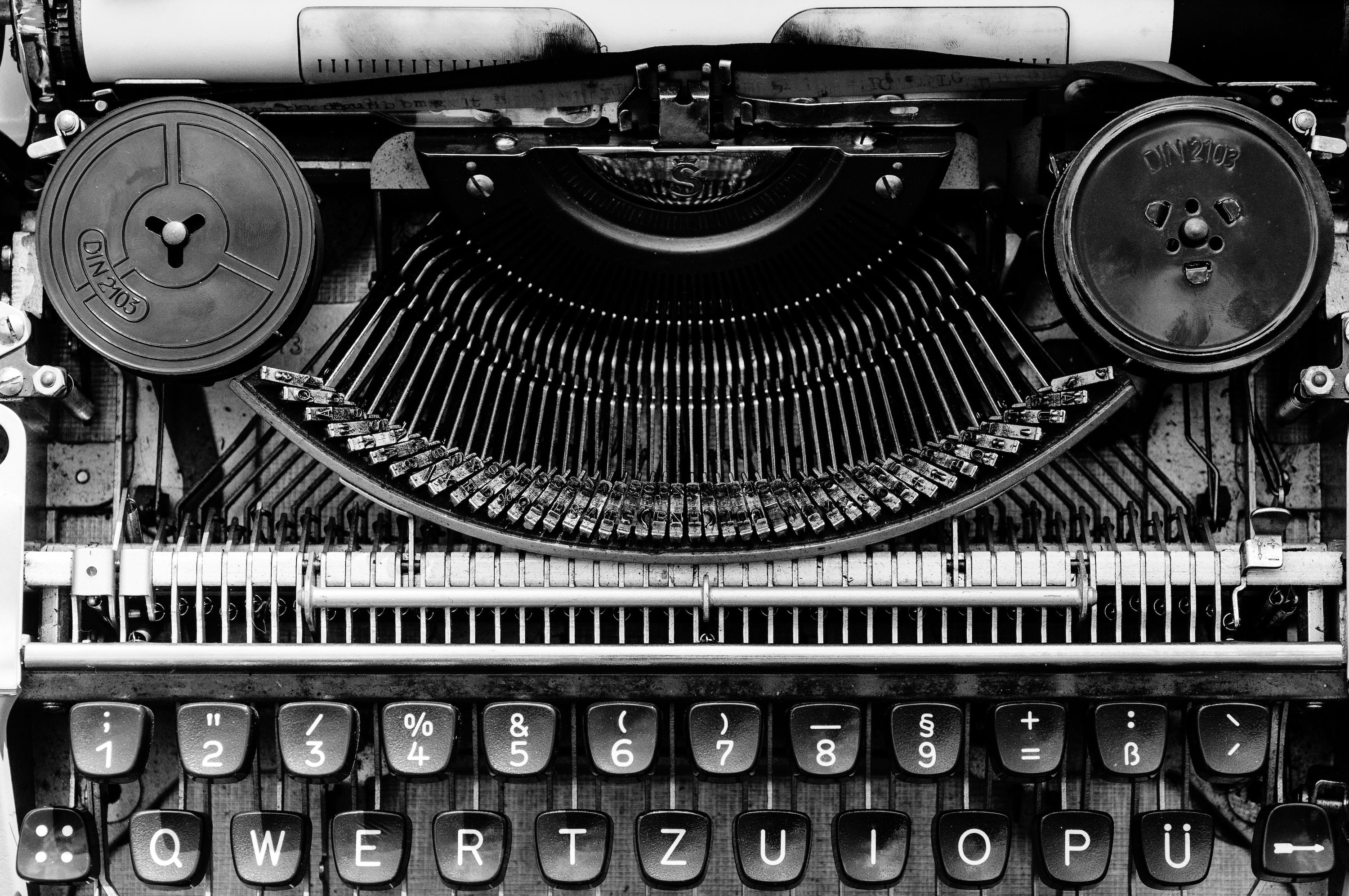 Screenwriting Guide Starting Your Script -  Typewriter Image